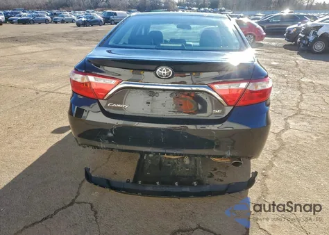 2015 Toyota Camry Le z USA, uszkodzony, nr VIN 4T1BF1FK3FU051298